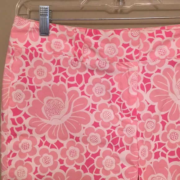 Lilly Pulitzer Capri pants. - Picture 2 of 4